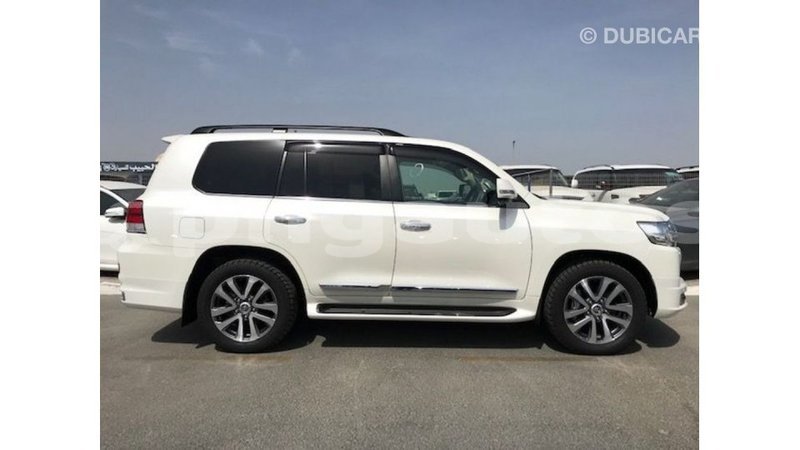 Big with watermark toyota land cruiser enga import dubai 4630