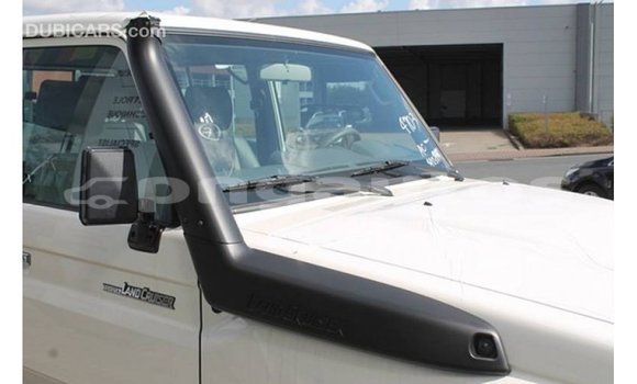 Buy Import Toyota Land Cruiser White Car in Import - Dubai in Enga Buy Import Toyota Land Cruiser White Car in Import - Dubai in Enga