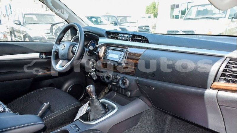 Big with watermark toyota hilux enga import dubai 4635