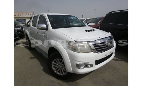 Buy Import Toyota Hilux White Car in Import - Dubai in Enga Buy Import Toyota Hilux White Car in Import - Dubai in Enga