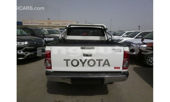 Buy Import Toyota Hilux White Car in Import - Dubai in Enga Buy Import Toyota Hilux White Car in Import - Dubai in Enga
