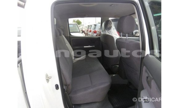 Buy Import Toyota Hilux White Car in Import - Dubai in Enga Buy Import Toyota Hilux White Car in Import - Dubai in Enga