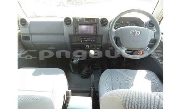 Buy Import Toyota Land Cruiser Beige Car in Import - Dubai in Enga Buy Import Toyota Land Cruiser Beige Car in Import - Dubai in Enga