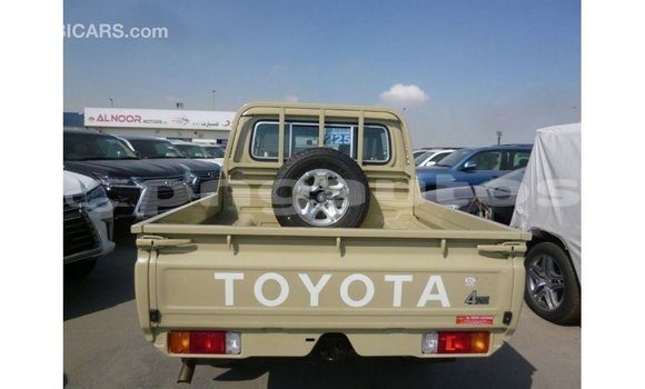 Buy Import Toyota Land Cruiser Beige Car in Import - Dubai in Enga Buy Import Toyota Land Cruiser Beige Car in Import - Dubai in Enga