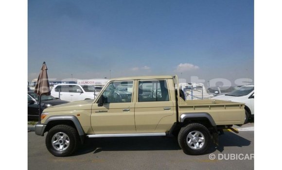 Buy Import Toyota Land Cruiser Beige Car in Import - Dubai in Enga Buy Import Toyota Land Cruiser Beige Car in Import - Dubai in Enga