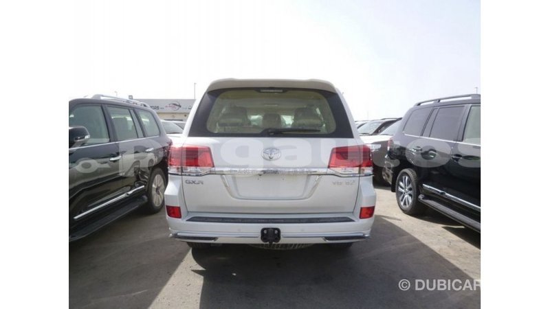 Big with watermark toyota land cruiser enga import dubai 4640