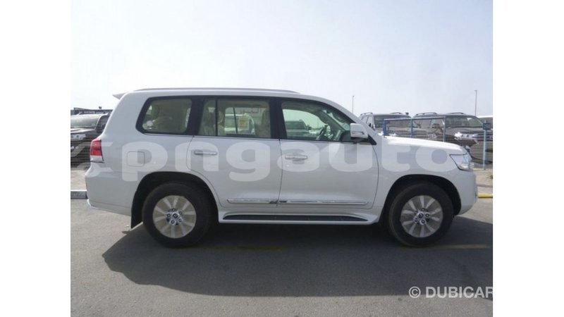 Big with watermark toyota land cruiser enga import dubai 4640