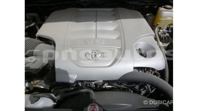 Big with watermark toyota land cruiser enga import dubai 4640