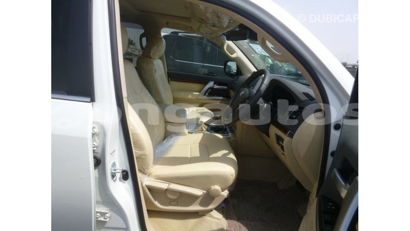 Big with watermark toyota land cruiser enga import dubai 4641
