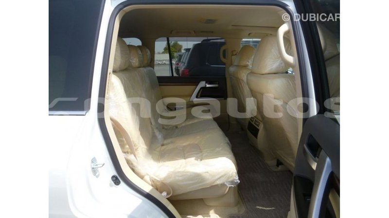 Big with watermark toyota land cruiser enga import dubai 4641