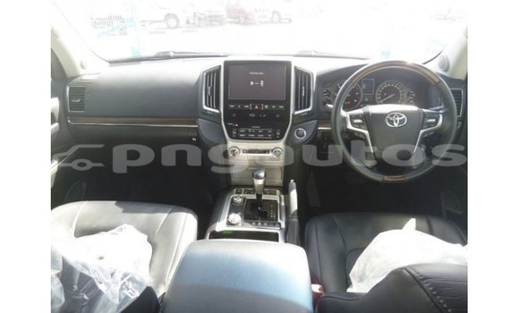 Buy Import Toyota Land Cruiser White Car in Import - Dubai in Enga Buy Import Toyota Land Cruiser White Car in Import - Dubai in Enga
