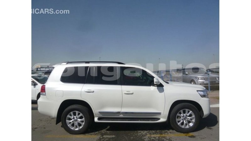 Big with watermark toyota land cruiser enga import dubai 4642