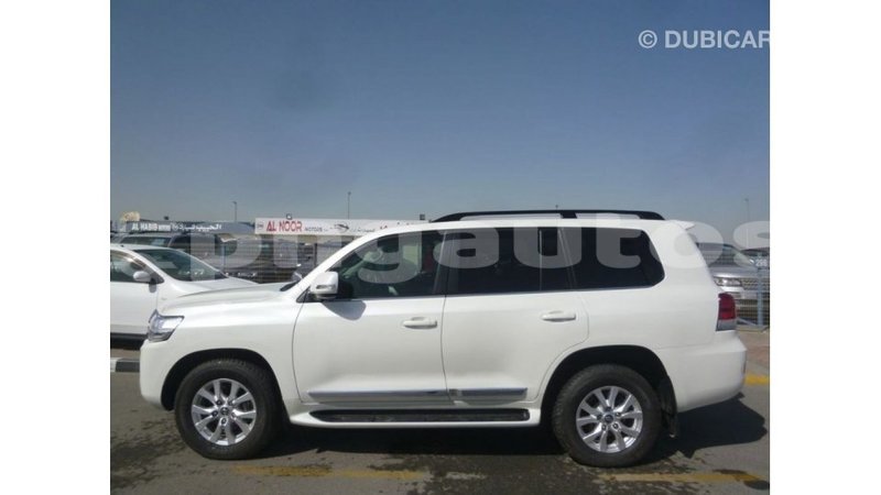 Big with watermark toyota land cruiser enga import dubai 4642