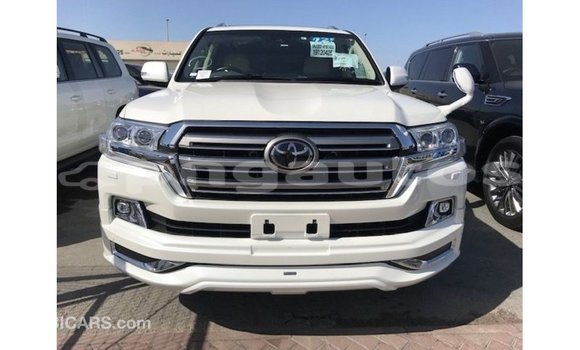 Buy Import Toyota Land Cruiser White Car in Import - Dubai in Enga Buy Import Toyota Land Cruiser White Car in Import - Dubai in Enga