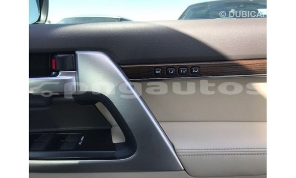 Buy Import Toyota Land Cruiser White Car in Import - Dubai in Enga Buy Import Toyota Land Cruiser White Car in Import - Dubai in Enga
