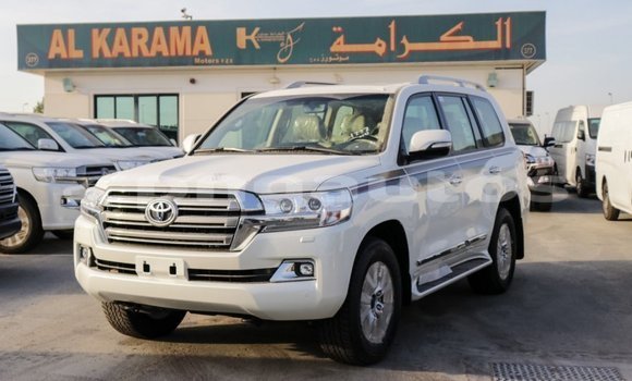 Buy Import Toyota Land Cruiser White Car in Import - Dubai in Enga Buy Import Toyota Land Cruiser White Car in Import - Dubai in Enga