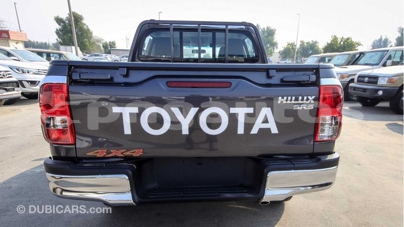 Big with watermark toyota hilux enga import dubai 4646