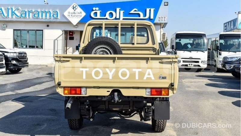 Big with watermark toyota land cruiser enga import dubai 4648