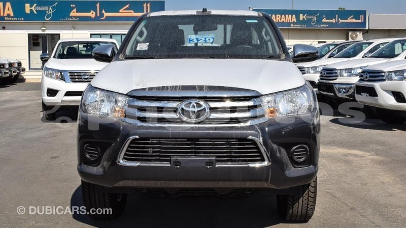 Big with watermark toyota hilux enga import dubai 4649