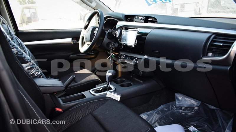 Big with watermark toyota hilux enga import dubai 4649