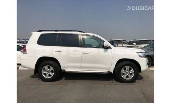Buy Import Toyota Land Cruiser White Car in Import - Dubai in Enga Buy Import Toyota Land Cruiser White Car in Import - Dubai in Enga