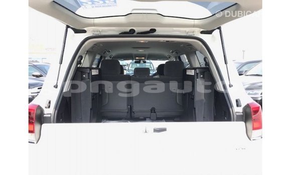 Buy Import Toyota Land Cruiser White Car in Import - Dubai in Enga Buy Import Toyota Land Cruiser White Car in Import - Dubai in Enga