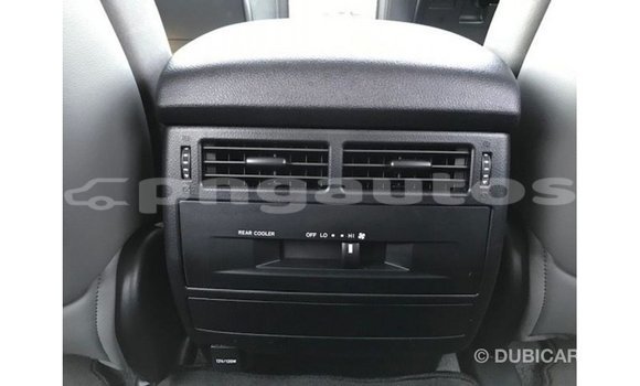 Buy Import Toyota Land Cruiser White Car in Import - Dubai in Enga Buy Import Toyota Land Cruiser White Car in Import - Dubai in Enga
