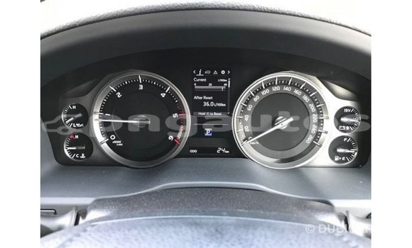 Buy Import Toyota Land Cruiser White Car in Import - Dubai in Enga Buy Import Toyota Land Cruiser White Car in Import - Dubai in Enga