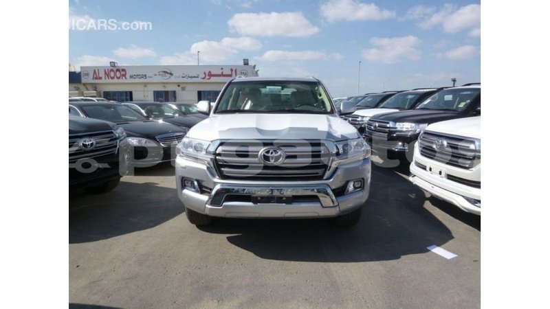 Big with watermark toyota land cruiser enga import dubai 4670