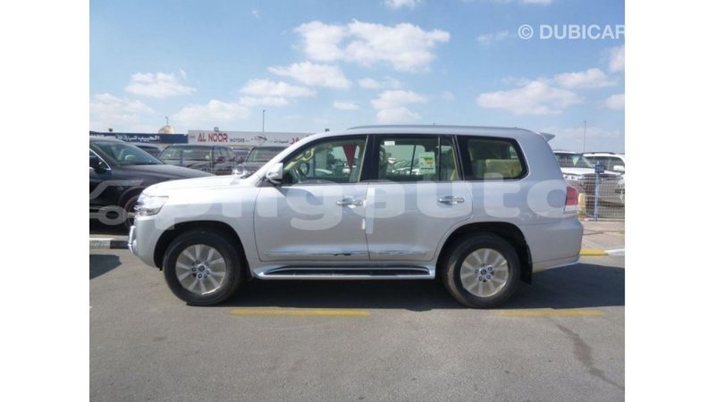 Big with watermark toyota land cruiser enga import dubai 4670