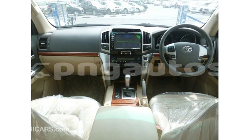 Big with watermark toyota land cruiser enga import dubai 4674