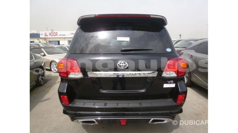 Big with watermark toyota land cruiser enga import dubai 4674