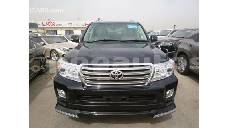 Big with watermark toyota land cruiser enga import dubai 4674