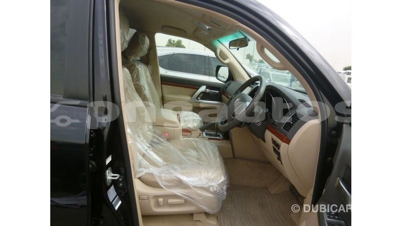 Big with watermark toyota land cruiser enga import dubai 4674