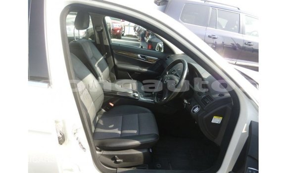 Buy Import Mercedes-Benz 200 White Car in Import - Dubai in Enga Buy Import Mercedes-Benz 200 White Car in Import - Dubai in Enga