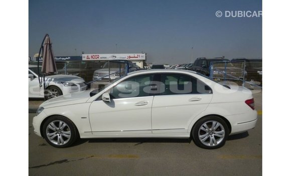 Buy Import Mercedes-Benz 200 White Car in Import - Dubai in Enga Buy Import Mercedes-Benz 200 White Car in Import - Dubai in Enga