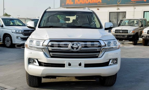 Acheter Import Voiture Toyota Land Cruiser Blanc à Import - Dubai, Enga Acheter Import Voiture Toyota Land Cruiser Blanc à Import - Dubai, Enga