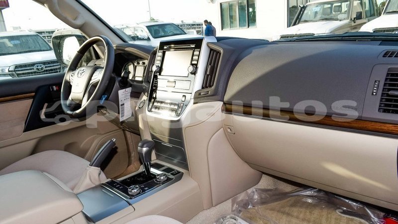 Big with watermark toyota land cruiser enga import dubai 4677