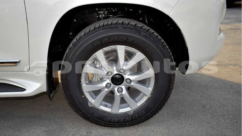 Big with watermark toyota land cruiser enga import dubai 4677