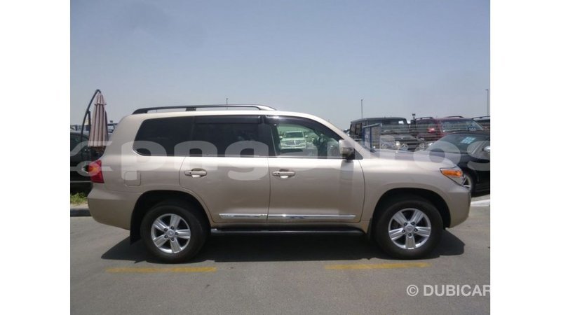 Big with watermark toyota land cruiser enga import dubai 4678