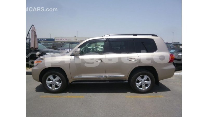 Big with watermark toyota land cruiser enga import dubai 4678