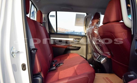 Buy Import Toyota Hilux White Car in Import - Dubai in Enga Buy Import Toyota Hilux White Car in Import - Dubai in Enga