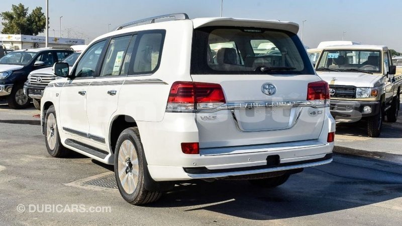 Big with watermark toyota land cruiser enga import dubai 4680