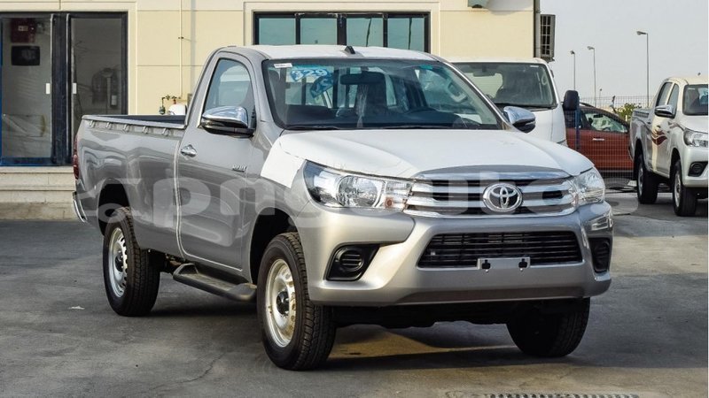 Big with watermark toyota hilux enga import dubai 4681