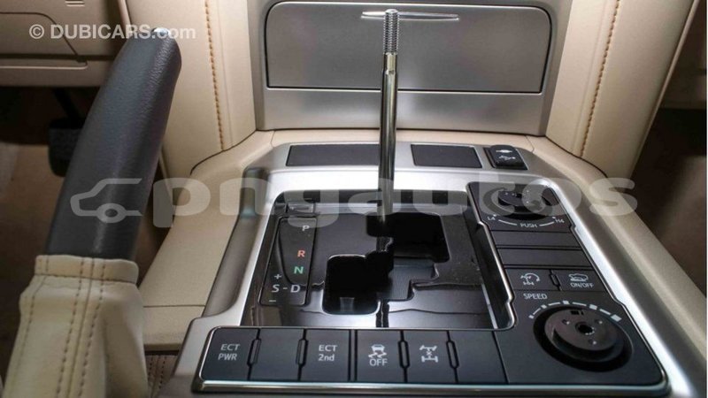 Big with watermark toyota land cruiser enga import dubai 4683