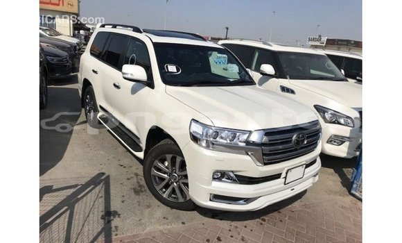 Buy Import Toyota Land Cruiser White Car in Import - Dubai in Enga Buy Import Toyota Land Cruiser White Car in Import - Dubai in Enga