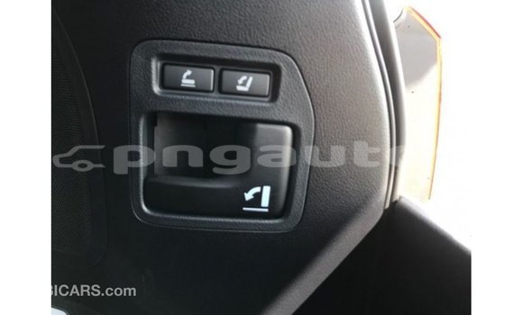 Buy Import Toyota Land Cruiser White Car in Import - Dubai in Enga Buy Import Toyota Land Cruiser White Car in Import - Dubai in Enga