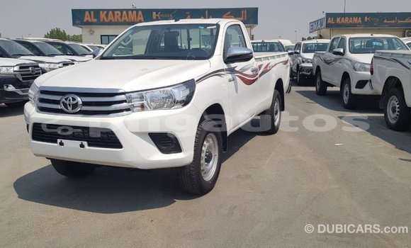 Acheter Import Voiture Toyota Hilux Blanc à Import - Dubai, Enga Acheter Import Voiture Toyota Hilux Blanc à Import - Dubai, Enga