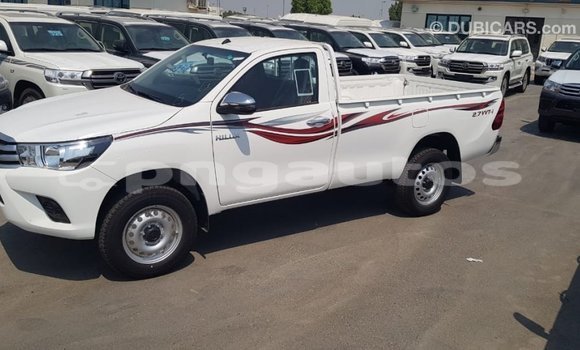 Acheter Import Voiture Toyota Hilux Blanc à Import - Dubai, Enga Acheter Import Voiture Toyota Hilux Blanc à Import - Dubai, Enga