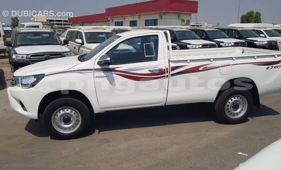 Acheter Import Voiture Toyota Hilux Blanc à Import - Dubai, Enga Acheter Import Voiture Toyota Hilux Blanc à Import - Dubai, Enga